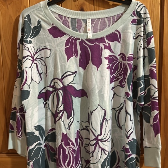 COZY 3/4 Sleeve Sharkbite T - Picture 3 of 7